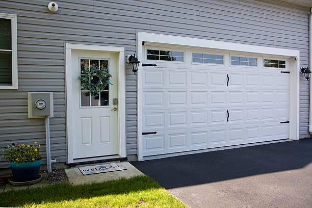 24/7 Emergency Garage Door Panel Replacement experts in Francis, UT